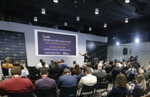 Palestras do primeiro iSummit de IA para o Varejo realizado na 14ª Eletrolar Show