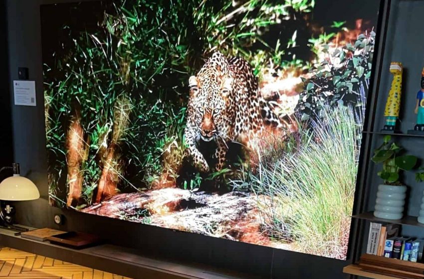  Nova LG LED 136” traz experiência de cinema em residências de luxo